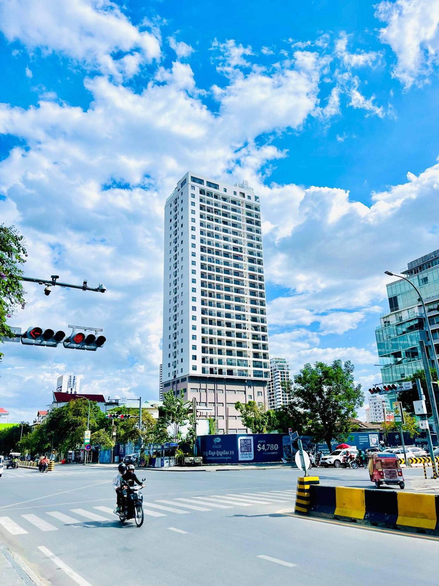 Real Hope Apartments Phnom Penh - Free Laundry Exterior photo